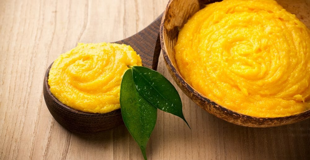 Lutter contre les vergetures à la maison grâce au beurre de mangue