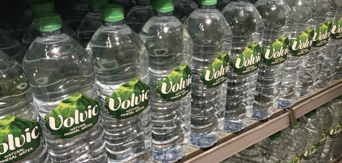 VOLVIC Bouteille plastique d'eau nature de 50 cl