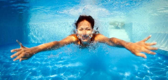 5 exercices à faire dans la piscine pour perdre du poids